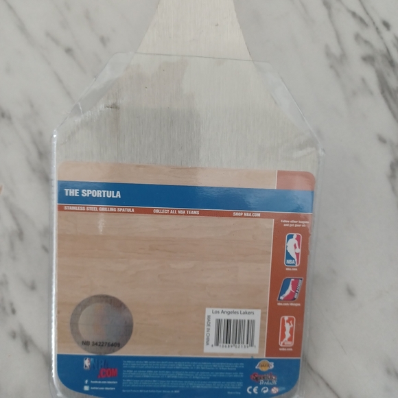 NBA LOS ANGELES LAKERS SPATULA AND BOTTLE OPENER - Picture 5 of 7